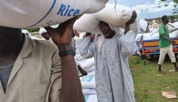 إمدادات منقذة للحياة إرسال مساعدات لدعم 39 ألف شخص غربي السودان إمدادات منقذة للحياة إرسال مساعدات لدعم 39 ألف شخص غربي السودان