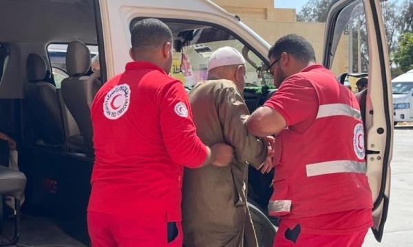 معبر رفح يفتح أبوابه لاستقبال دفعة جديدة من مرضى ومصابي غزة معبر رفح يفتح أبوابه لاستقبال دفعة جديدة من مرضى ومصابي غزة
