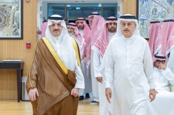 أمير الشرقية يقدم التعازي لأسرة الخيال