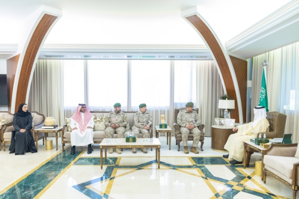 أمير الشرقية يستقبل مدير التجمع الصحي العسكري بالمنطقة بمناسبة تكليفه