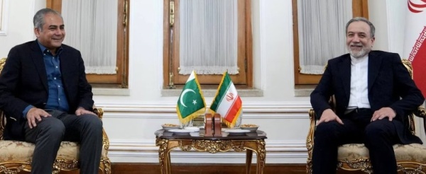 وزير الداخلية الباكستاني في طهران بعد تأجيل المحادثات الأمريكية الإيرانية وزير الداخلية الباكستاني في طهران بعد تأجيل المحادثات الأمريكية الإيرانية