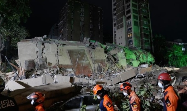 15 ألفا فقدوا منازلهم ارتفاع ضحايا زلزالي فنزويلا إلى 2645 قتيلا