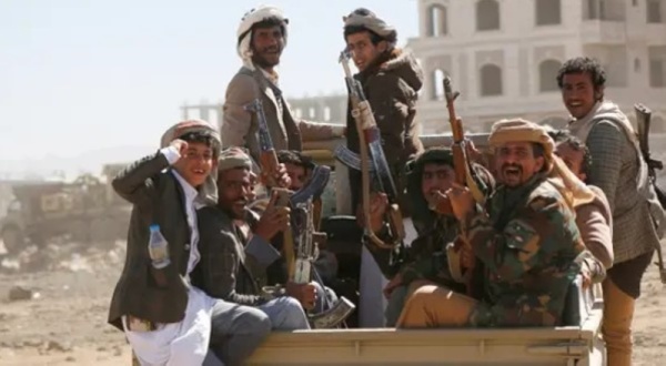 المليشيا الحوثية تهرب من الفشل والفساد بمحاولة فتح جبهات حرب جديدة المليشيا الحوثية تهرب من الفشل والفساد بمحاولة فتح جبهات حرب جديدة