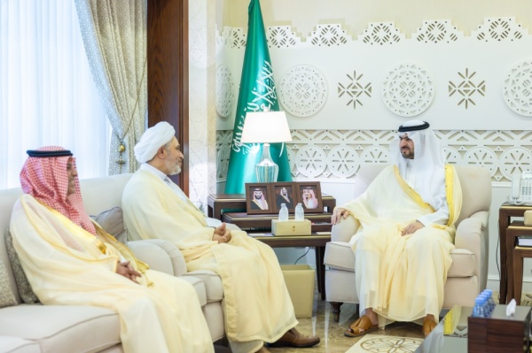 نائب أمير الشرقية يستقبل قاضي دائرة الأوقاف والمواريث بمحافظة القطيف نائب أمير الشرقية يستقبل قاضي دائرة الأوقاف والمواريث بمحافظة القطيف