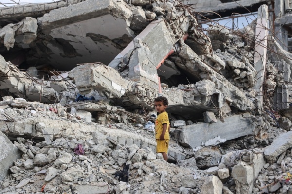 غارات جوية وقصف مدفعي استشهاد فلسطينيين بنيران الاحتلال في غزة غارات جوية وقصف مدفعي استشهاد فلسطينيين بنيران الاحتلال في غزة