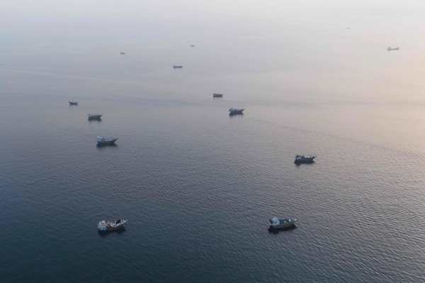 الثالث خلال 24 ساعة هجوم بمسي رة على ناقلة في مضيق هرمز الثالث خلال 24 ساعة هجوم بمسي رة على ناقلة في مضيق هرمز