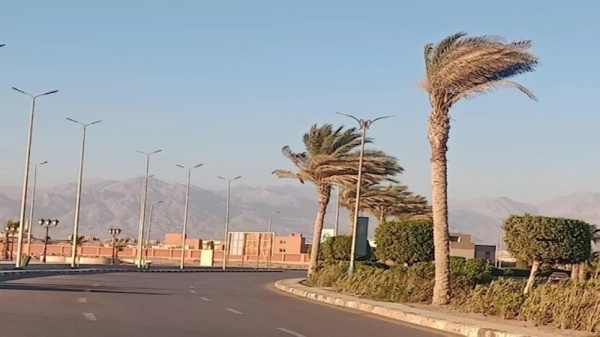 طقس متنوع موجة حارة وأمطار وأتربة ورياح على الشرقية طقس متنوع موجة حارة وأمطار وأتربة ورياح على الشرقية