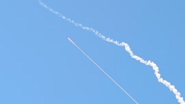 الجيش الأردني يعترض 3 صواريخ إيرانية الجيش الأردني يعترض 3 صواريخ إيرانية