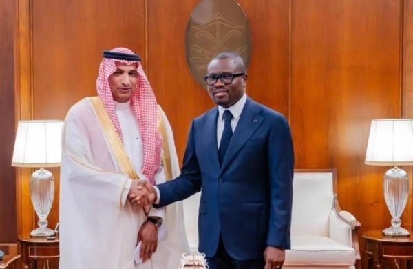السفير البلوي يقدم أوراق اعتماده لرئيس بنين ويؤكد عمق العلاقات السفير البلوي يقدم أوراق اعتماده لرئيس بنين ويؤكد عمق العلاقات