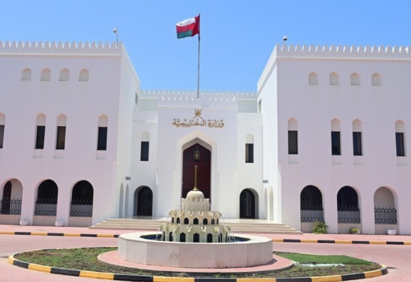 بعد الاعتداء على أراضيها سلطنة ع مان تستدعي السفير الإيراني