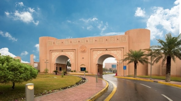جامعة الملك فيصل تتيح 21 برنامج ا للدبلومات المهنية بالكلية التطبيقية جامعة الملك فيصل تتيح 21 برنامج ا للدبلومات المهنية بالكلية التطبيقية