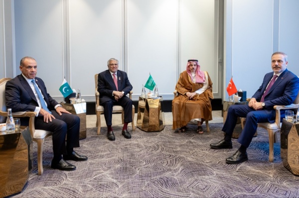 السعودية ومصر وباكستان وتركيا يجب ضمان حرية الملاحة بمضيقي هرمز وباب المندب السعودية ومصر وباكستان وتركيا يجب ضمان حرية الملاحة بمضيقي هرمز وباب المندب