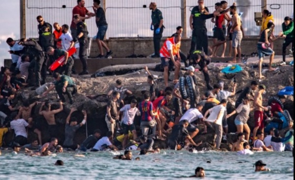 معاملة بالمثل إسبانيا تفرض مراقبة على حدودها للوافدين من إيطاليا