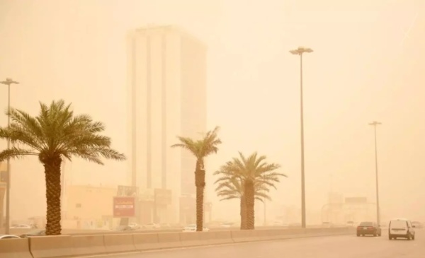 طقس الأحد أجواء حارة وأمطار ورياح على أجزاء واسعة من السعودية