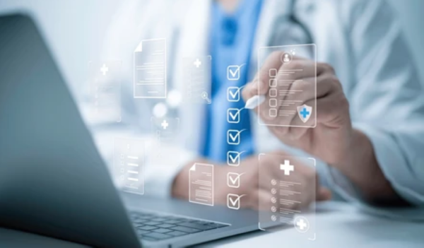 توصيل الأدوية والاستشارات الهاتفية خدمات صيدلانية جديدة في الشرقية