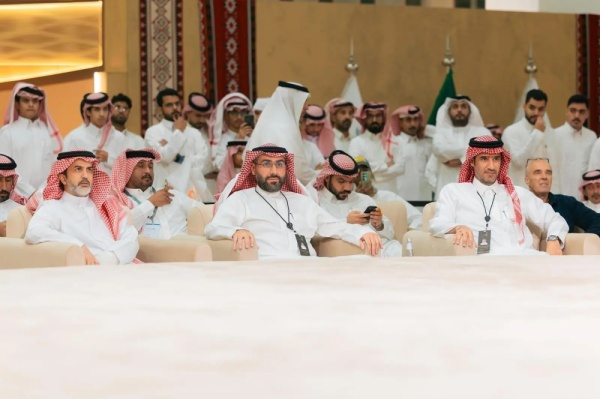 312 ألف ريال بيع 6 صقور في الليلة الثامنة لمزاد إنتاج الصقور