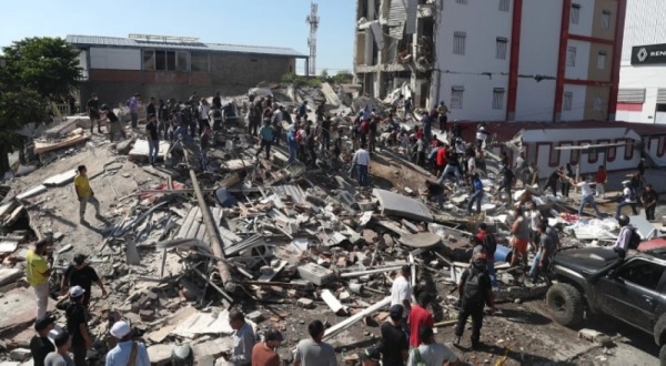 ارتفاع حصيلة الزلزال في كولومبيا إلى 69 قتيلا ارتفاع حصيلة الزلزال في كولومبيا إلى 69 قتيلا