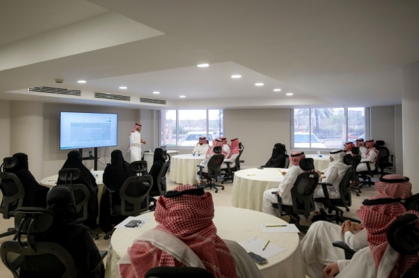 ديوان المظالم يختتم أغسطس بخطوات متقدمة لتفعيل الذكاء الاصطناعي في عمله