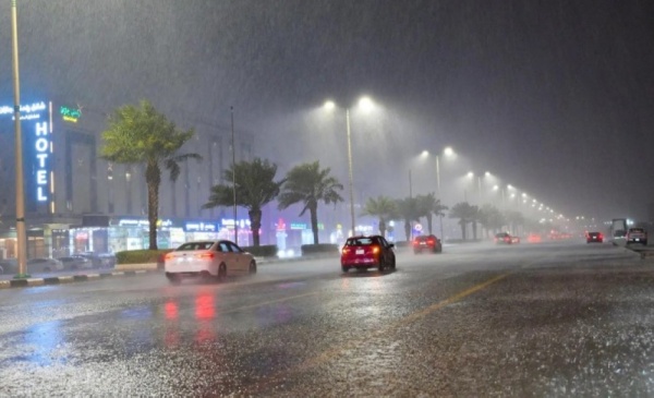 حتى 8 مساء أمطار غزيرة ورياح شديدة على منطقتي جازان والباحة