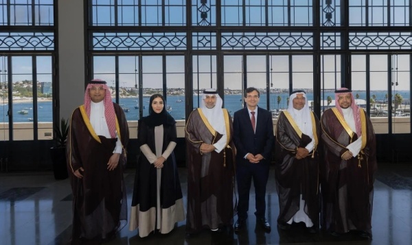 الجلاجل يبحث تعزيز التعاون في المجال الصحي مع مسؤولين برتغاليين
