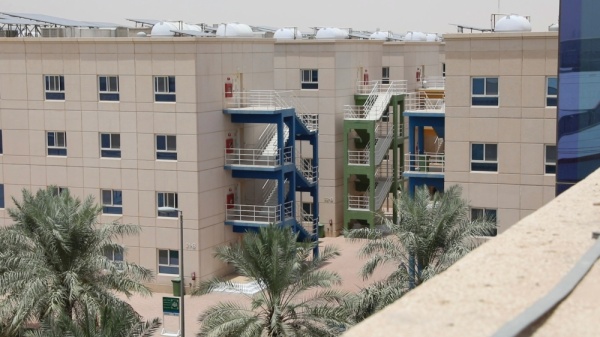 اشتراطات جديدة للمساكن الجماعية مشرف سعودي وعزل صحي ومواقف إلزامية عاجل اشتراطات جديدة للمساكن الجماعية مشرف سعودي وعزل صحي ومواقف إلزامية عاجل