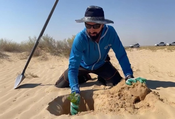 من الأحساء إلى العالم غابة الأصفر توثق تجربة التشجير بالمياه المالحة عاجل من الأحساء إلى العالم غابة الأصفر توثق تجربة التشجير بالمياه المالحة عاجل