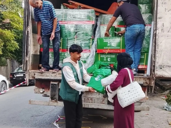 الملك سلمان للإغاثة يوزع 2 450 حقيبة للعناية الشخصية في حمص بسوريا