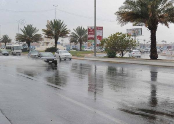 حتى 9 مساء أمطار خفيفة على أجزاء من المنطقة الشرقية حتى 9 مساء أمطار خفيفة على أجزاء من المنطقة الشرقية