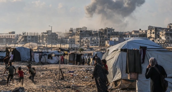 إطلاق نار وقصف في عدة مناطق العدو الإسرائيلي يستهدف خيام النازحين ويواصل خروقاته في غزة