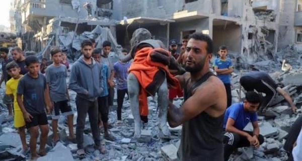 استشهاد 9 فلسطينيين في قصف العدو الإسرائيلي شقق ا سكنية بمناطق متفرقة من قطاع غزة استشهاد 9 فلسطينيين في قصف العدو الإسرائيلي شقق ا سكنية بمناطق متفرقة من قطاع غزة