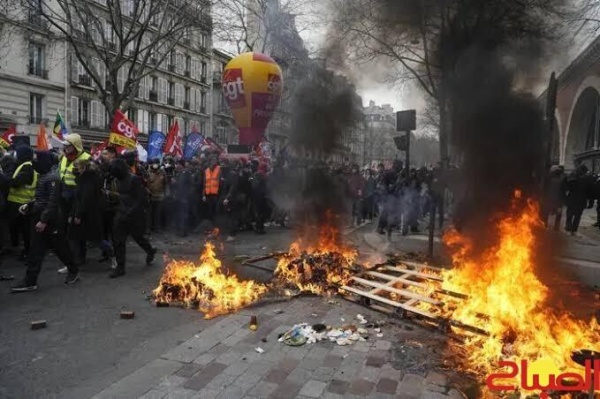 مارسيليا توقيف 51 شخصا في إقليم بوش دو رون وتسجيل أعمال نهب وتخريب طالت محلات تجارية مارسيليا توقيف 51 شخصا في إقليم بوش دو رون وتسجيل أعمال نهب وتخريب طالت محلات تجارية