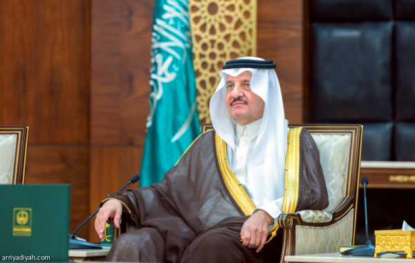 أمير المنطقة الشرقية يطلع على جهود فرع وزارة الرياضة