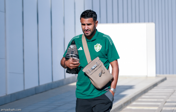 الأهلي يودع محرز 3 أعوام لا تنسى الأهلي يودع محرز 3 أعوام لا تنسى
