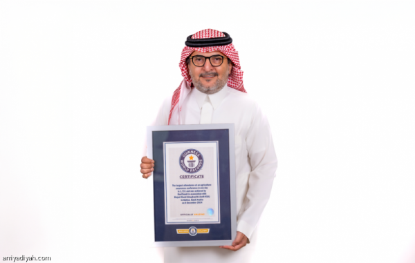البريكان يتسلم شهادة جينيس البريكان يتسلم شهادة جينيس