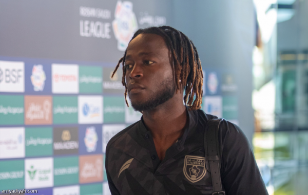 إصابتان وقرار فني يغيرون التعاون أمام الهلال إصابتان وقرار فني يغيرون التعاون أمام الهلال