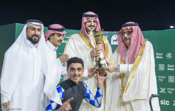 الوقاد يهدي عذبة كأس إمارة مكة المكرمة