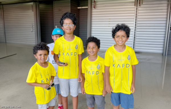لقاء الأخضر والسنغال يجتذب مشجعي النصر الأجانب لقاء الأخضر والسنغال يجتذب مشجعي النصر الأجانب