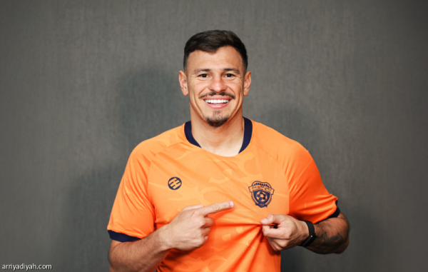 من هو هوجو مورا لاعب الفيحاء الجديد