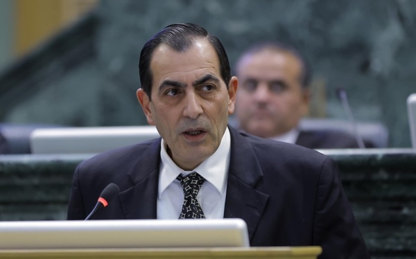 قباعي يطالب باجتماع عاجل بين النواب والحكومة ويفتح النار على منظومة التنفيعات قباعي يطالب باجتماع عاجل بين النواب والحكومة ويفتح النار على منظومة التنفيعات