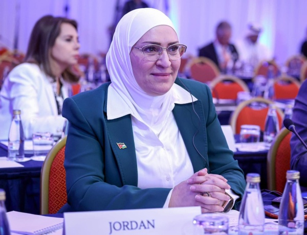 الجراح تطالب الحكومة بمراجعة قرار الإجازات دون راتب لا تضيقوا على المغتربين عاجل الجراح تطالب الحكومة بمراجعة قرار الإجازات دون راتب لا تضيقوا على المغتربين عاجل