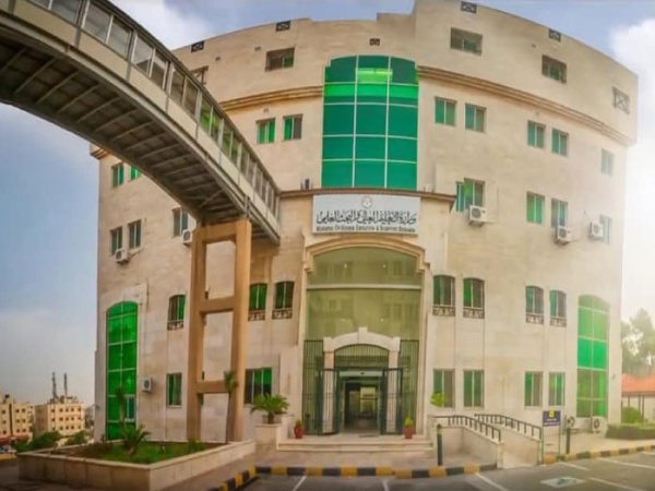 الخطيب قبول 640 طالبا في الطب و320 في طب الأسنان واستحداث 69 تخصصا جديدا الخطيب قبول 640 طالبا في الطب و320 في طب الأسنان واستحداث 69 تخصصا جديدا