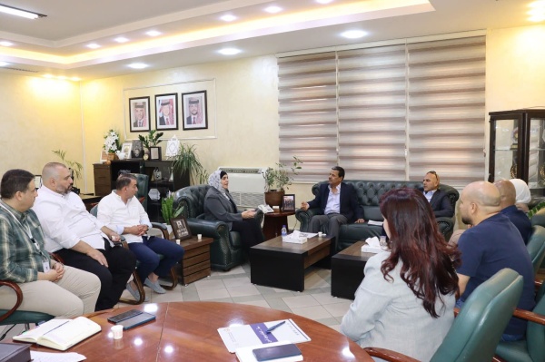 نقابة المطاعم ما بدأ بتوتر انتهى بشراكة ونثم ن موقف عبيدات الميداني