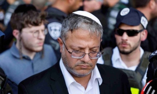 اقتحام سجن الأسيرات الفلسطينيات يفضح ضعف بن غفير وقف خلف الحراس خوفا من البصق أو الهجوم