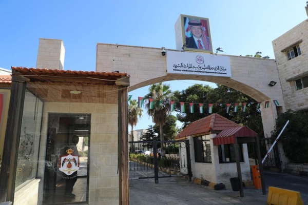 التربية قرعة للدفعة الثانية من مستفيدي تمليك الأراضي للمعلمين الخميس