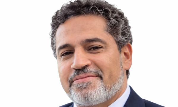 ما بين الـhardware والـsoftware الظل والقرار ما بين الـhardware والـsoftware الظل والقرار