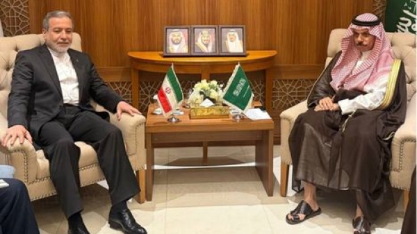 أول اتصال سعودي إيراني بعد التصعيد في اليمن هذا ما عرضه عراقجي على بن فرحان أول اتصال سعودي إيراني بعد التصعيد في اليمن هذا ما عرضه عراقجي على بن فرحان