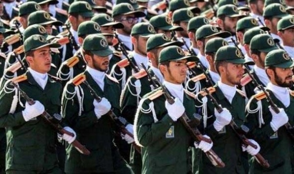 الحرس الثوري الإيراني يتوعد بالرد على الضربات الأميركية وواشنطن تؤكد مواصلة عملياتها لحماية الملاحة الحرس الثوري الإيراني يتوعد بالرد على الضربات الأميركية وواشنطن تؤكد مواصلة عملياتها لحماية الملاحة
