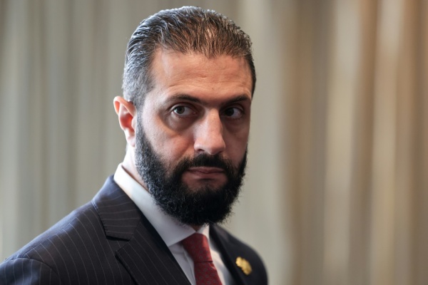 الرئيس السوري يجري تعيينات في قيادة الأمن الوطني والاستخبارات الرئيس السوري يجري تعيينات في قيادة الأمن الوطني والاستخبارات
