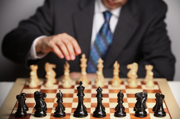 الشطرنج اللعبة الوحيدة التي تفع ل نصفي الدماغ في آن واحد الشطرنج اللعبة الوحيدة التي تفع ل نصفي الدماغ في آن واحد