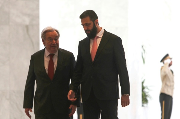 غوتيريش يدعو المجتمع الدولي لتقديم الدعم لسوريا في أول زيارة لأمين عام للأمم المتحدة منذ ما قبل الحرب